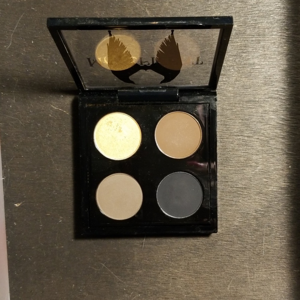 M.A.C. eyeshadow quad - Picture 2 of 3
